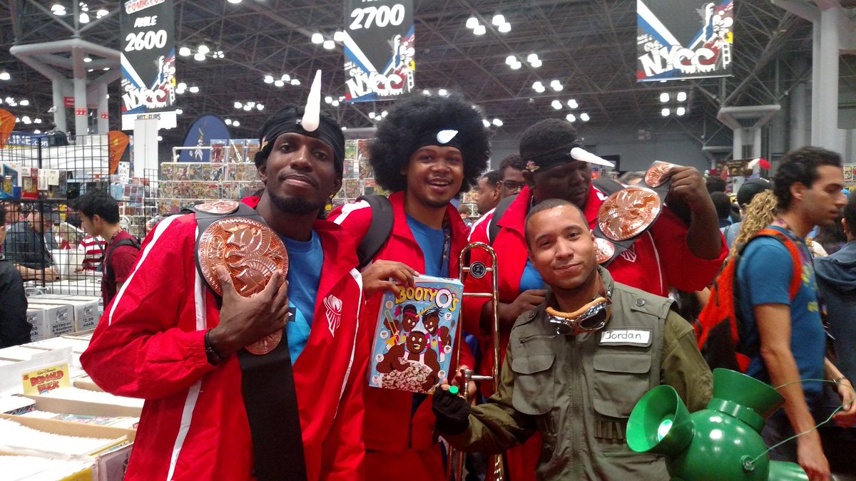 anilizer_34's tweet photo. ITS A NEW DAY YES IT IS #NYCC #NewDaysRocks https://t.co/l4Xz5TbU6S