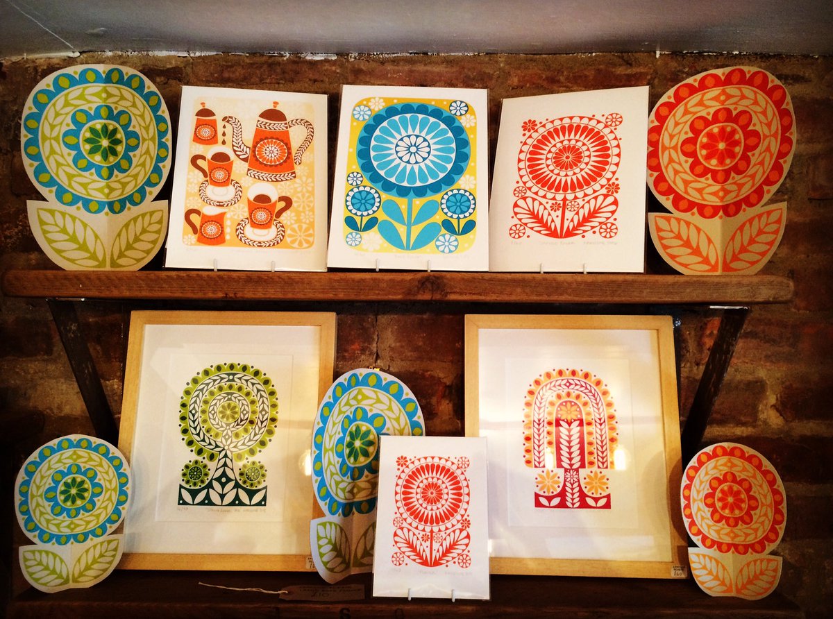 KarolineRerrie's tweet photo. #flowerpower! More #flower &amp; #folktree #screenprints &amp; more #flower #totebags @designat44 #derby. https://t.co/2aGz7louje