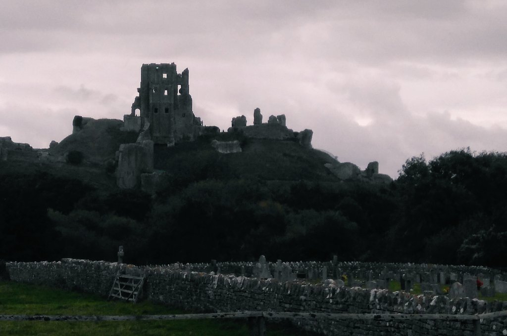 LeesonHouse's tweet photo. Corfe Castle #alevelgeography #placestudies with QE School. Does media representation match a true lived experience? https://t.co/jgl1KMLeOi