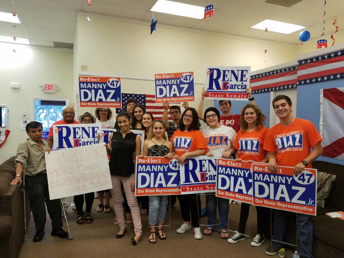 Danmartinez305's tweet photo. When team @RepMannyDiazJr reaches its phone call goals! Great job by our amazing volunteers! Team #MDJ2016 #Vote47 #CalltoWin https://t.co/3d9AunpAHg