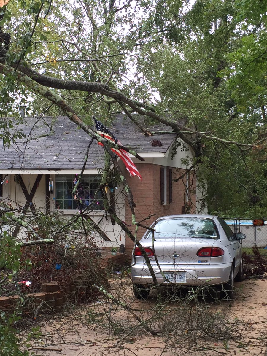SCFireChiefRay's tweet photo. 5.2" rain in Lugoff w/wind gusts still over 30 MPH-rain is tapering off. Trees still down all over w/crews working-one on house. #AvoidRoads https://t.co/OSd7mEQUMk