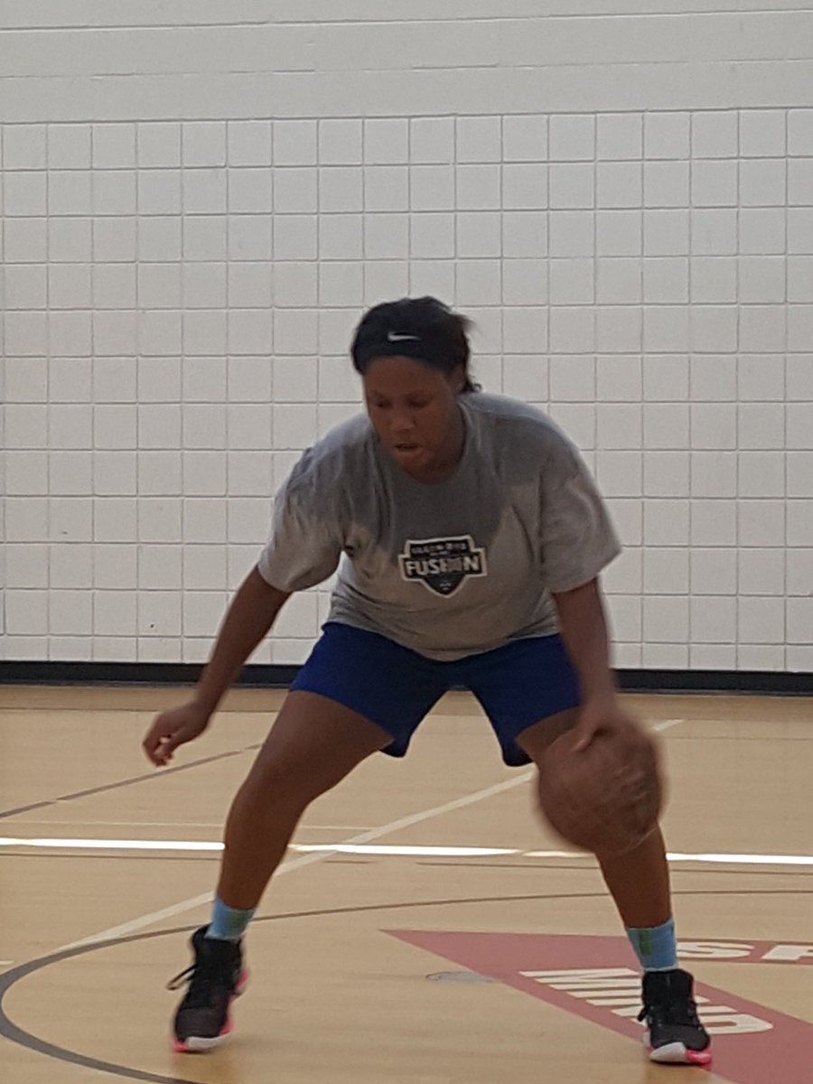 bfnupe90's tweet photo. I see u @AFHooch33. Putting in work on a Sat afternoon. @HoochHoops #intensity https://t.co/0RPaVtL0kt