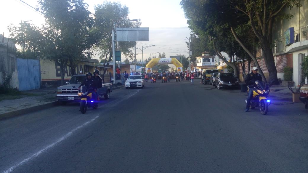 SPTlahuac's tweet photo. #CarreraAtlética Hoy en el pueblo de San Fransico Tlaltenco #resguardando a los competidores @RigoSalgadoV https://t.co/tRuwN5fdYK