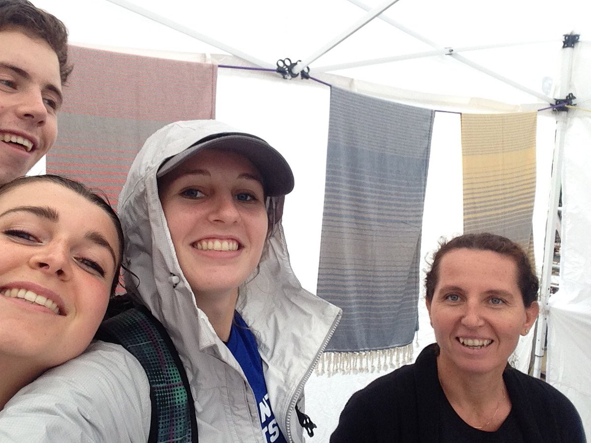 SingleSquaddd's tweet photo. Say hello to our new favorite vendor at eastern market #whatagal #outofcleverhashtags #foundmywaller #dcmarkets @bighuntGU @spencer_niems https://t.co/IKeq8XShRD