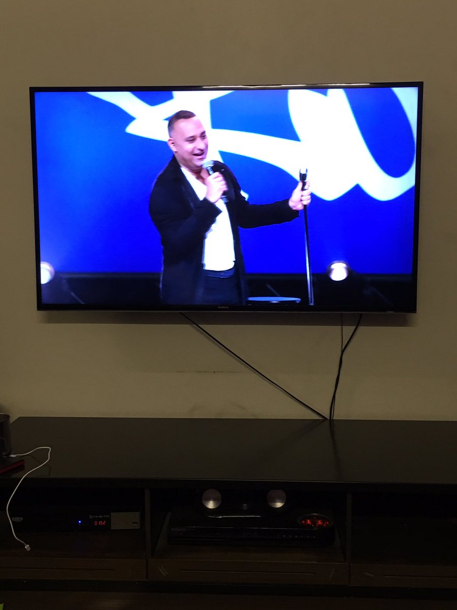 ivansamuel81's tweet photo. Watching with @ngl_angel @therealrussellp @netflix #FrmMalaysia damn i just love this guy tooooo much. #toogoood https://t.co/zVVuSDz5TE