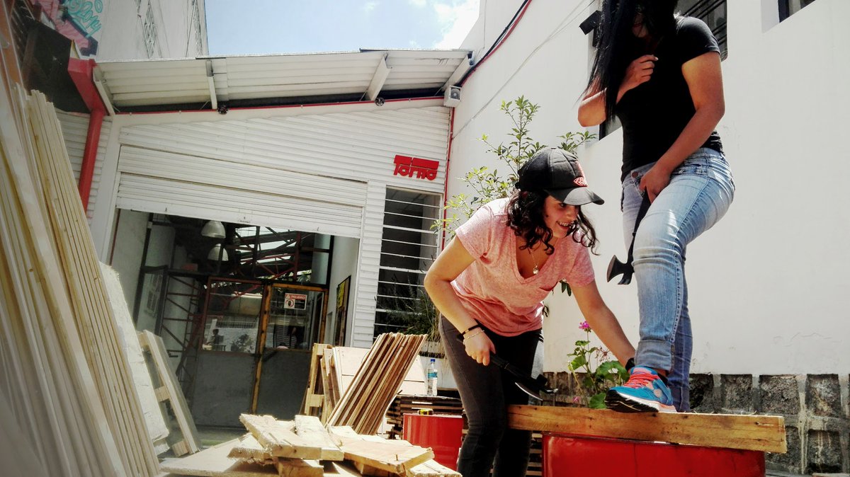 tornocolab's tweet photo. Si nos hace felices, podrá a otros contentos #TrabajoColaborativo para #Habitat3 #Quito #ProyectoEspora https://t.co/83cfPqQCjJ