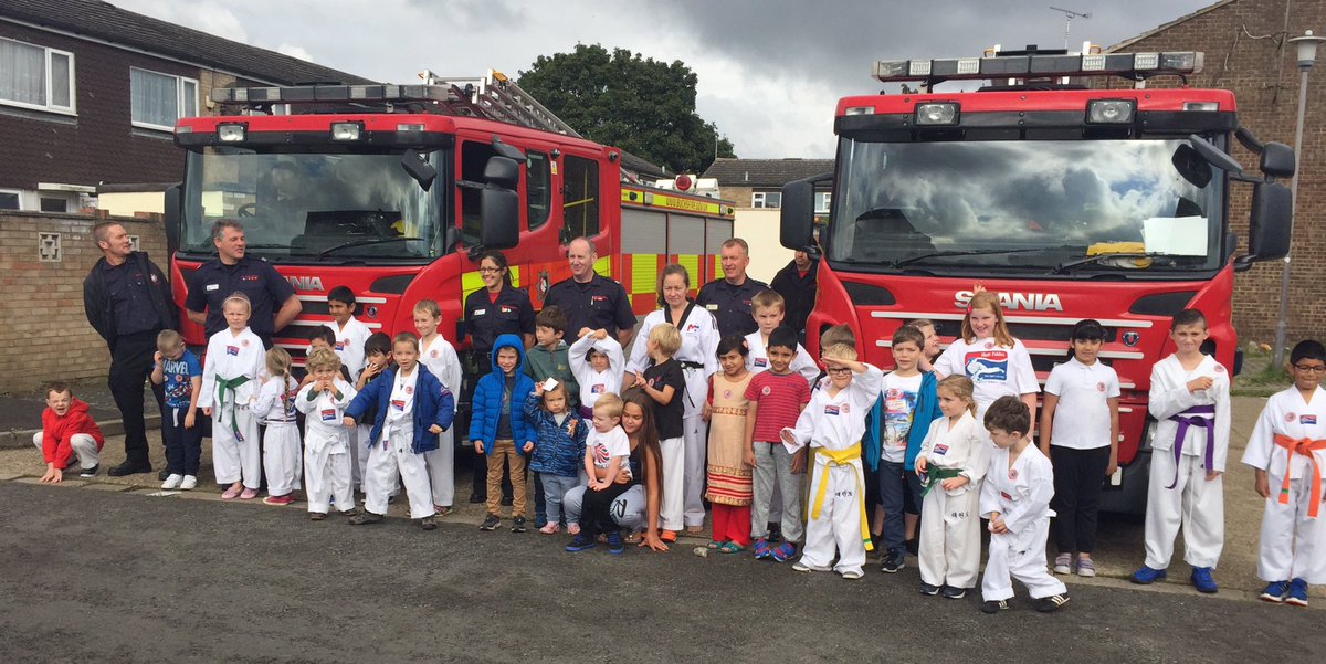 MFAYLESBURY's tweet photo. Great afternoon with the Bucks fire Crew thank you so much #mattfiddes #mattfiddesmartialarts #abucksfire#aylesburyvale https://t.co/0RI9CAKVl2
