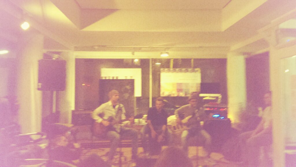 young_bonn's tweet photo. Viele verschiedene Konzerte heute im @BonnLAB 🎼🎵🎧🎤🎻🎷🎺🎸🎹 https://t.co/M2u81ixlY1