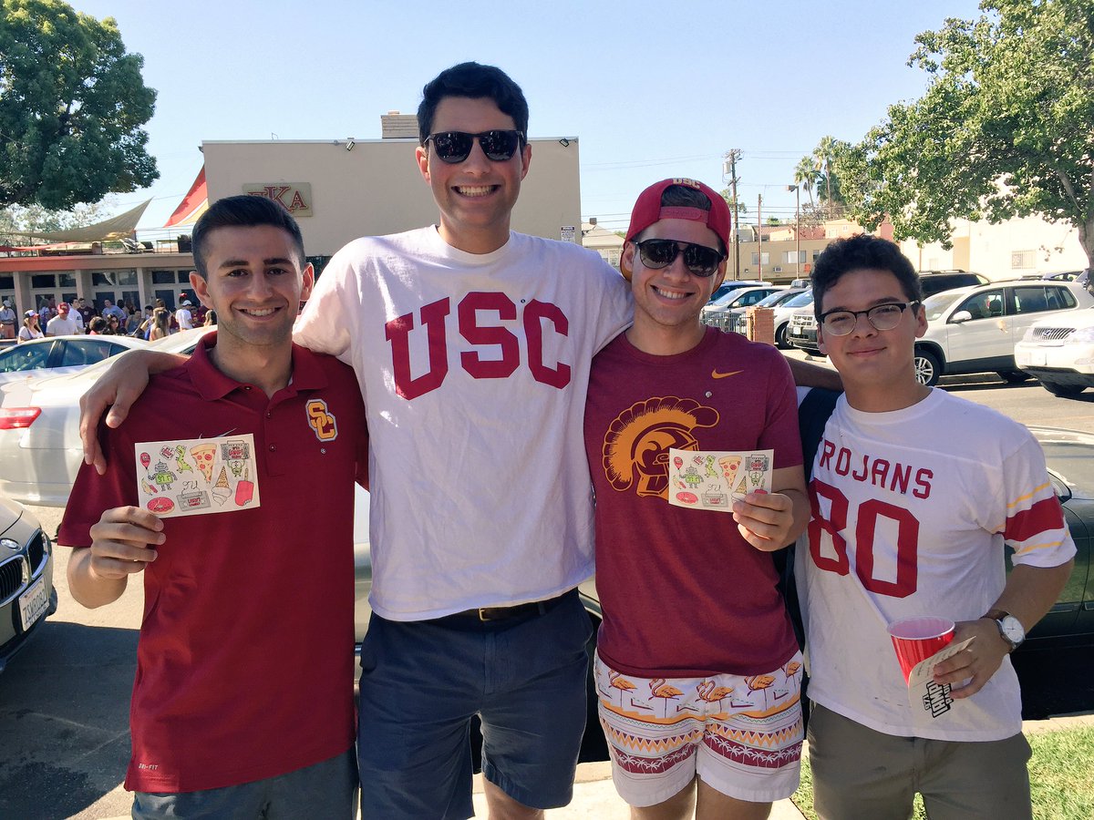 971now's tweet photo. #GREEKROW at @USC is ready for the game today! ❤️🏈✌🏼️💛 #FightOn #USC #Trojans #AmpRadio https://t.co/Iw7Ge7v8wG