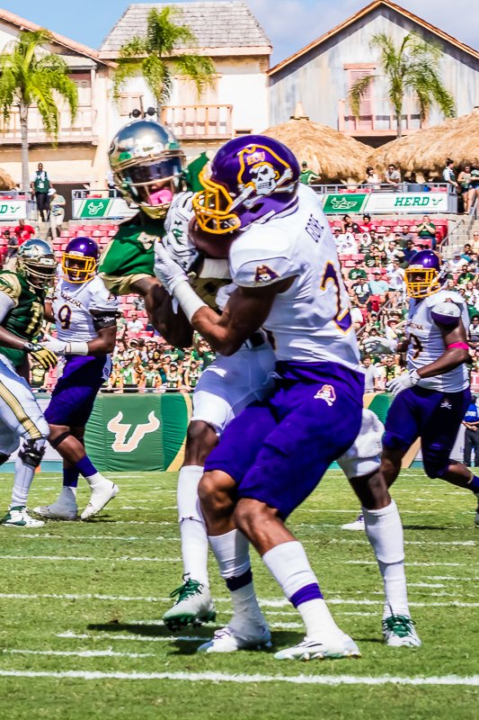 RocketSportsEnt's tweet photo. WOW! Maybe the worst targeting call of all-time @ECUPiratesFB vs @USFFootball #HonestyinJournalism #USFvsECU #ESPN  photo by @VickiLynn1924 https://t.co/5ssfvmOpJy
