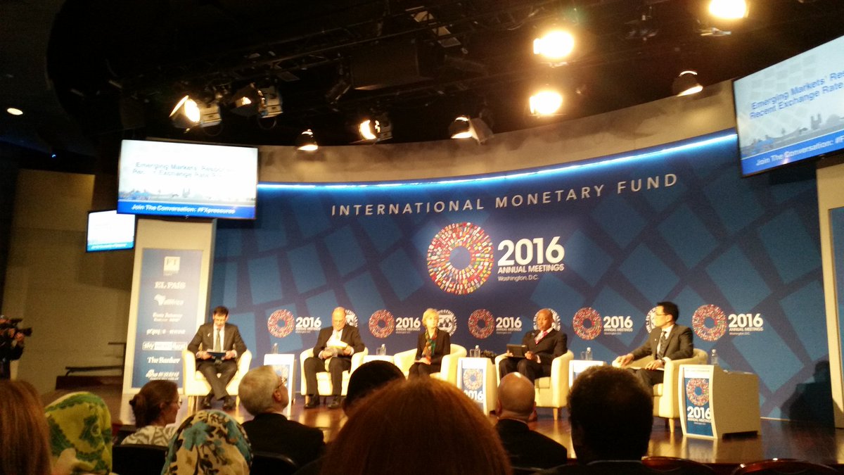 tony_chenjamin's tweet photo. Wow what a panel! 4 central bankers and a contender for the economics Nobel. #IMF on #FXpressures @globalvoicesau https://t.co/m5OwaWszQO