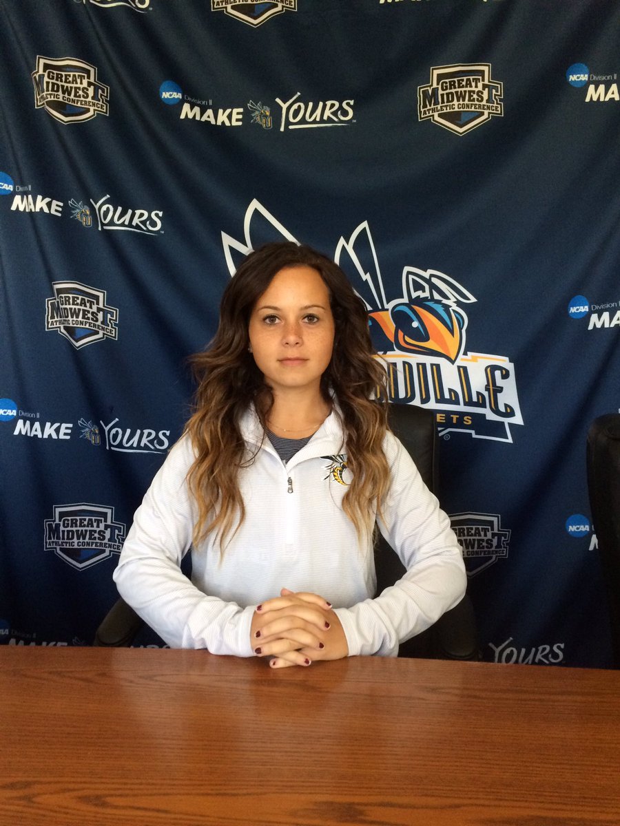 hannaH_whickeR's tweet photo. @_danimay10 ready for GAMEDAY!!! @CedarvilleWS #seniors #crash https://t.co/q54tYJOTP2