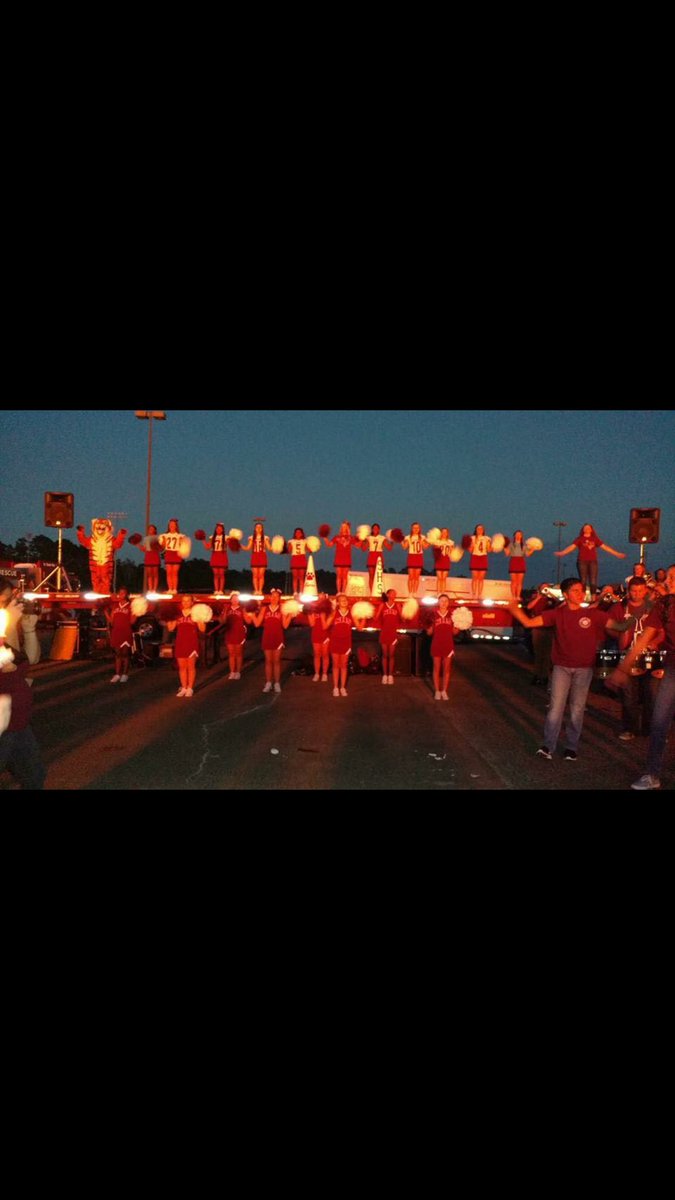 Tigerjimshs1's tweet photo. Homecoming 2016 was one for the books! I hope everyone had a TIGERIFIC week and more to come!
#hoco2016 #tigerific #mascot https://t.co/jZqhKyz8X6