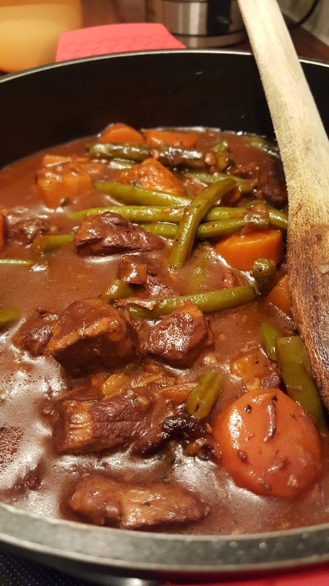hungrycrowdsa's tweet photo. #homecooking #Guinness ribeye stew 🍽🍺 https://t.co/NdtKXzh8kj