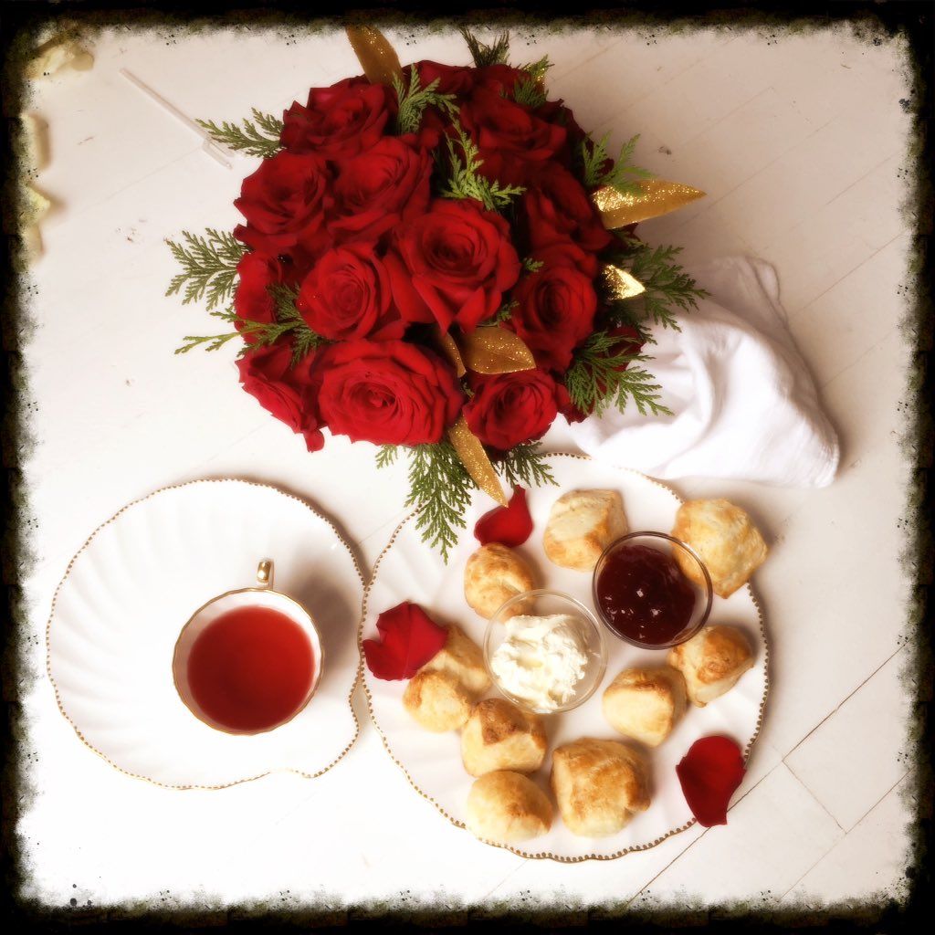 Bosienyc's tweet photo. We cater! Create your own fav setting for our scones with cream and jam #catering #event #scones #teas #privateevent #cateringorders #cater https://t.co/UYsrJAr8W3