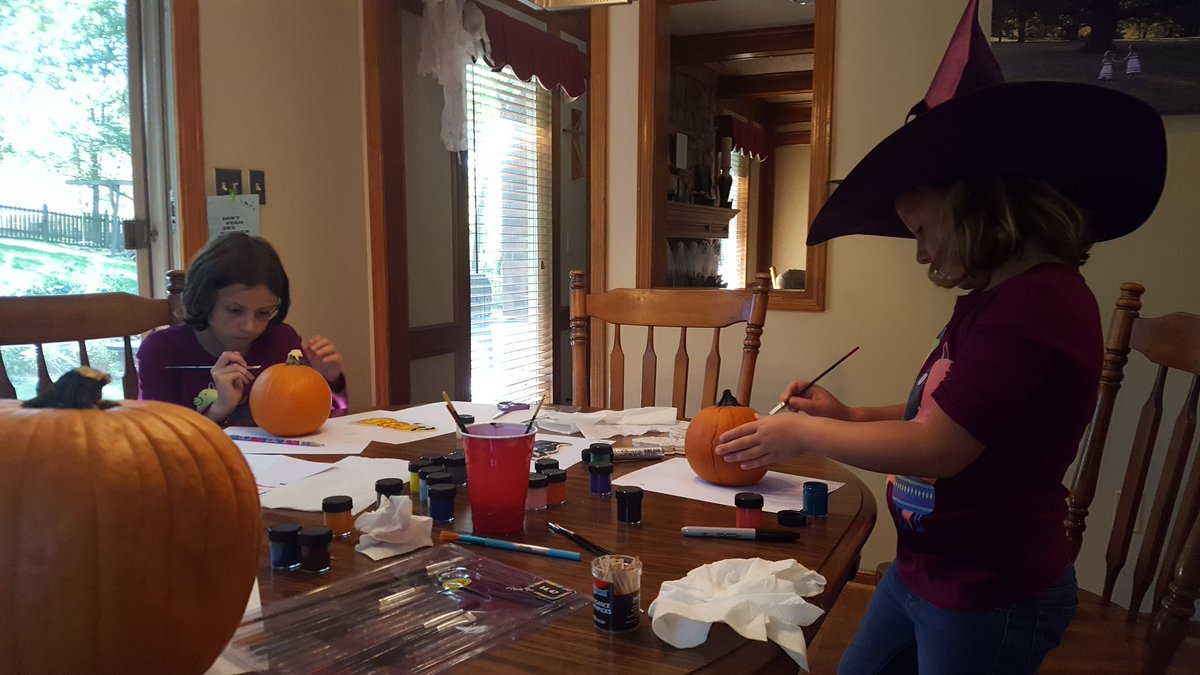 readteach123abc's tweet photo. #workingwitches https://t.co/WDs72S9Y1y