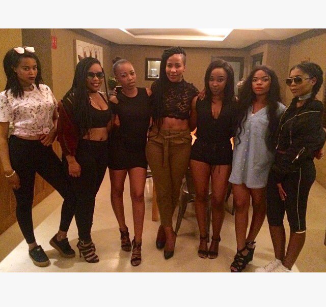 911MissV's tweet photo. Pimped out Shisa nyama squad ready.... #PimpedOutShisaNyama #WeekendShandis #myhunniez https://t.co/CR4a6aeGX0
