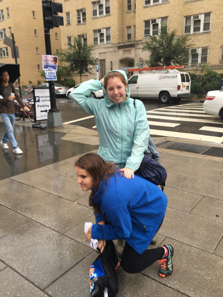 SaturdayNight5_'s tweet photo. @bighuntGU #saturdaynight5 here we are being a horse and rider statue!! https://t.co/mgk4FuNDyy