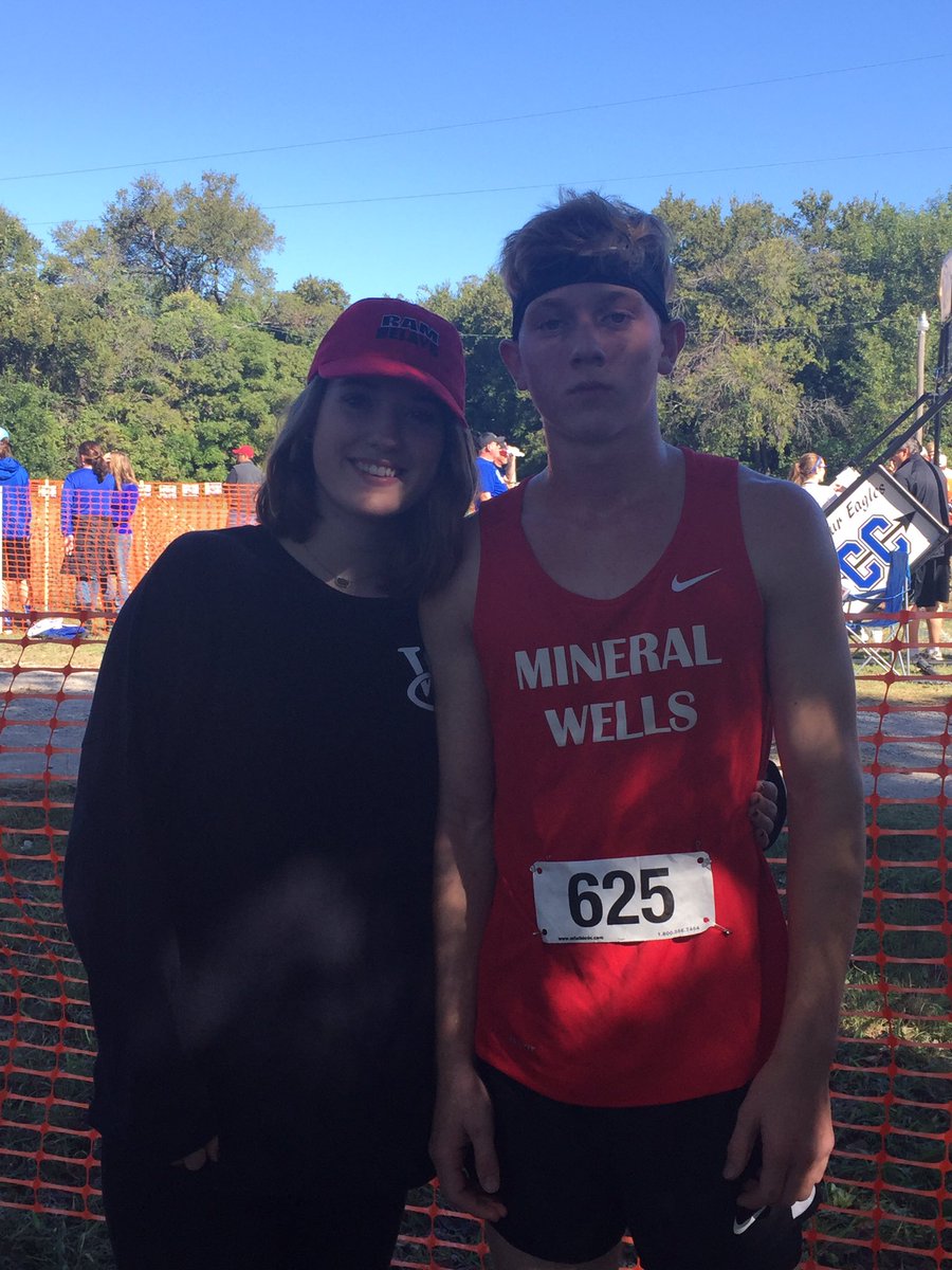 KFowler1001's tweet photo. Proud mama! He got his best time today! Taking after his sister. 🏃🏼#mwrams #xc #cc https://t.co/zr3uVL08nT