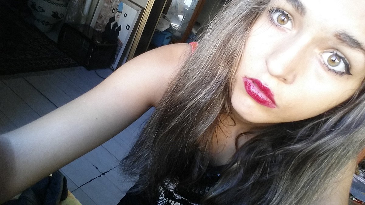 LClary02's tweet photo. #goodmorning #hello #noia #like4like  #Love #indecisa https://t.co/0FK3BDSrQz