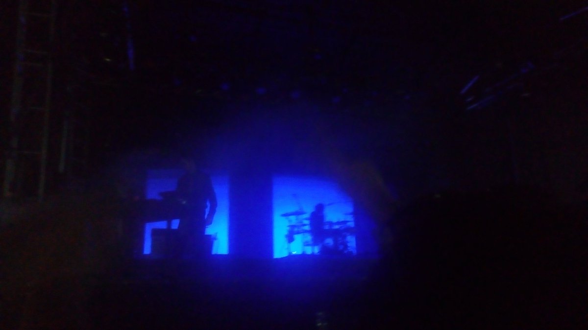 ItsEdithB's tweet photo. Ayer fue una de las mejores noches de mi vida 
@the1975 @The1975enMexico https://t.co/e10DgJmfpT