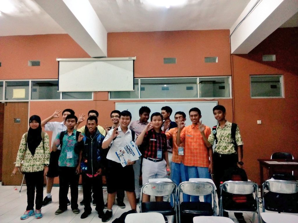 Olimfis_UM's tweet photo. 4 terbaik, SMA dan SMP. :))
Selamat berkompetisi besok yaa sobat, selalu berusaha menjadi yg terbaik https://t.co/Z5E9SkAS0w