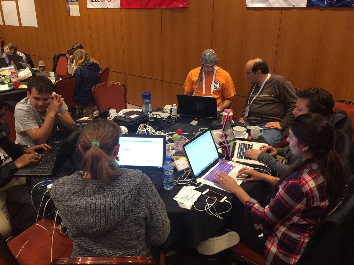 IEEEBrain's tweet photo. Scenes from the @IEEEBrain #Hackathon, currently underway! Seriously exciting projects are in the works. Great energy! #BMI #BrainHackathon https://t.co/ziLJEjXqe1