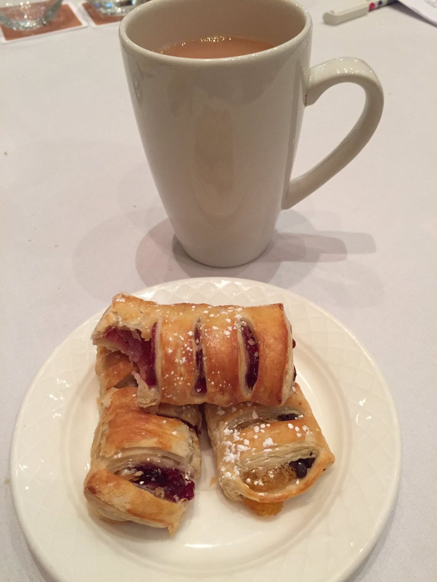 ieshajames17's tweet photo. These pastries are the best #openmiclivecdd #BigMusicCDD https://t.co/FEWiJAxnf8