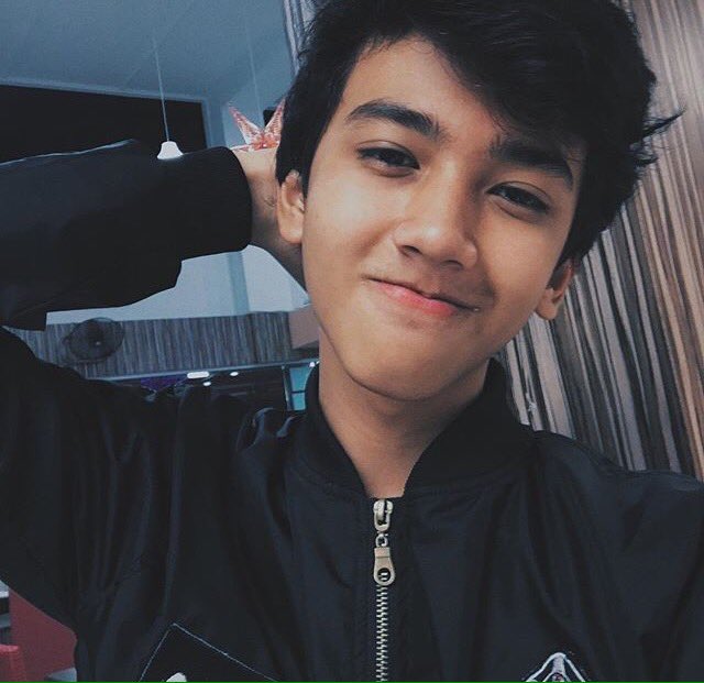 dindnz_'s tweet photo. Yuk kita vote @ariirham2  @SCTV_  #VoteISMA1  ARIIRHAM #VOTEISMA5 ARIIRHAM @ariirham_live https://t.co/PFG2kSLTXK