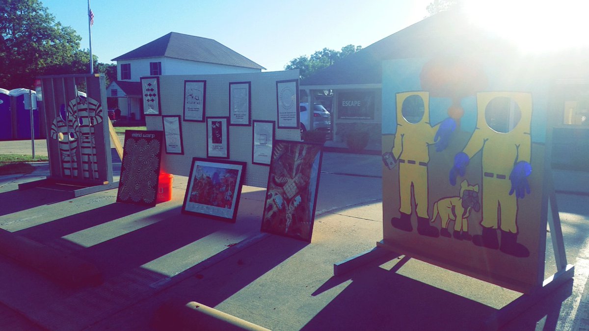 escapeIllusion_'s tweet photo. Come Celebrate Roanoke with us!! Play some games, win prizes, and master illusions! 💙 https://t.co/PH0LvjRjSv