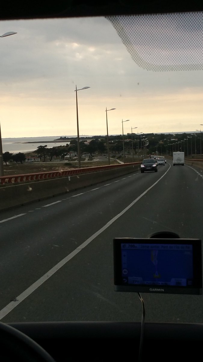 RodrickTetai's tweet photo. Passage du pont direction collation. #paysdefougeresbasket https://t.co/FOCLaFvCkB