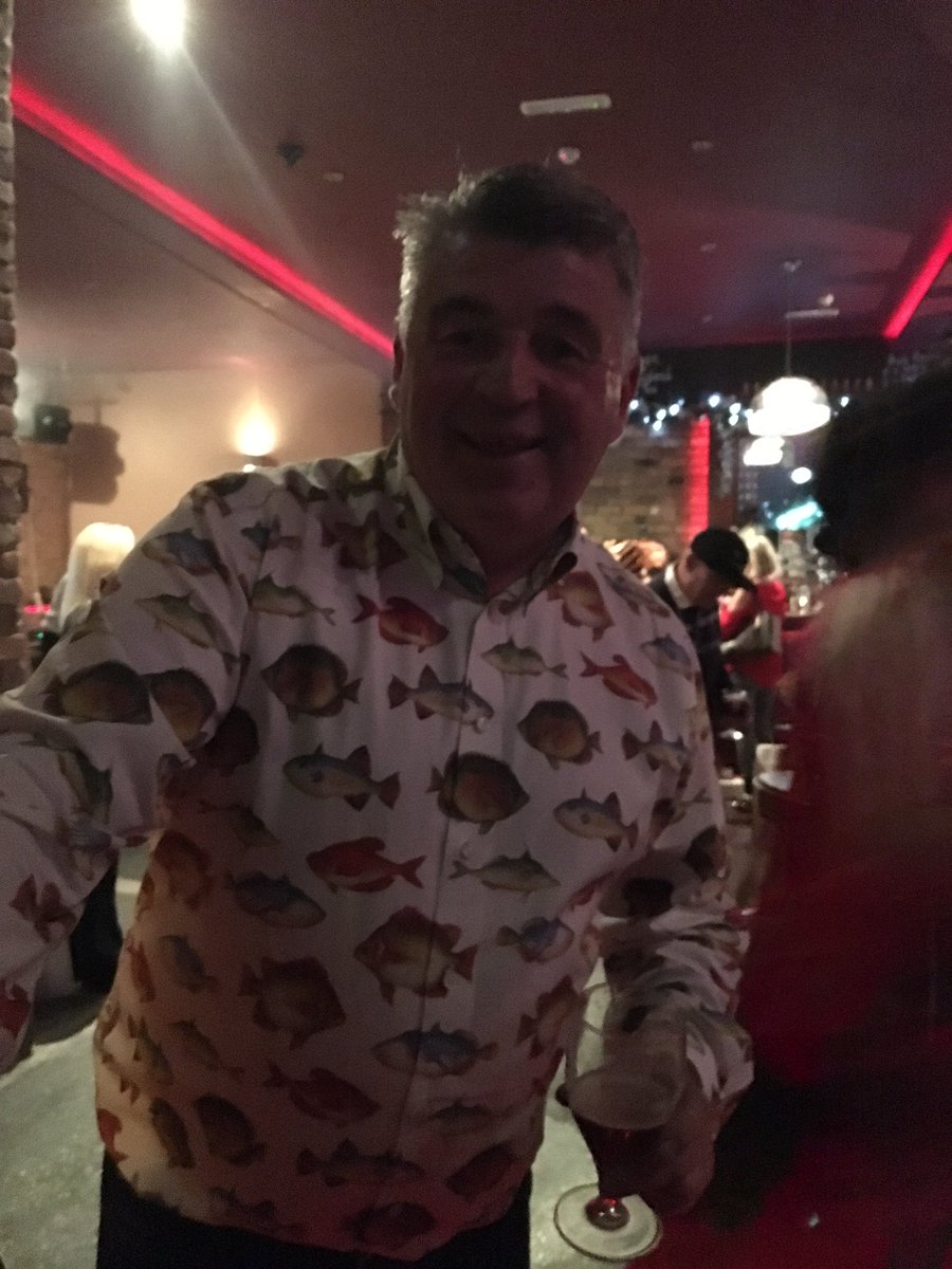 LucindasIreland's tweet photo. Third venue. The White Lady  - Anthony has them goin! With Martin Shanahan leapin around. #40thkinsalegourmetfestival https://t.co/0zQGVyLHGb