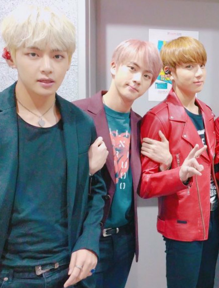 iparkmyjimin's tweet photo. Like when you push your kids to a family πͺ pic
#BTS #FIREallday π₯ π₯ https://t.co/FsUCJiPO3B