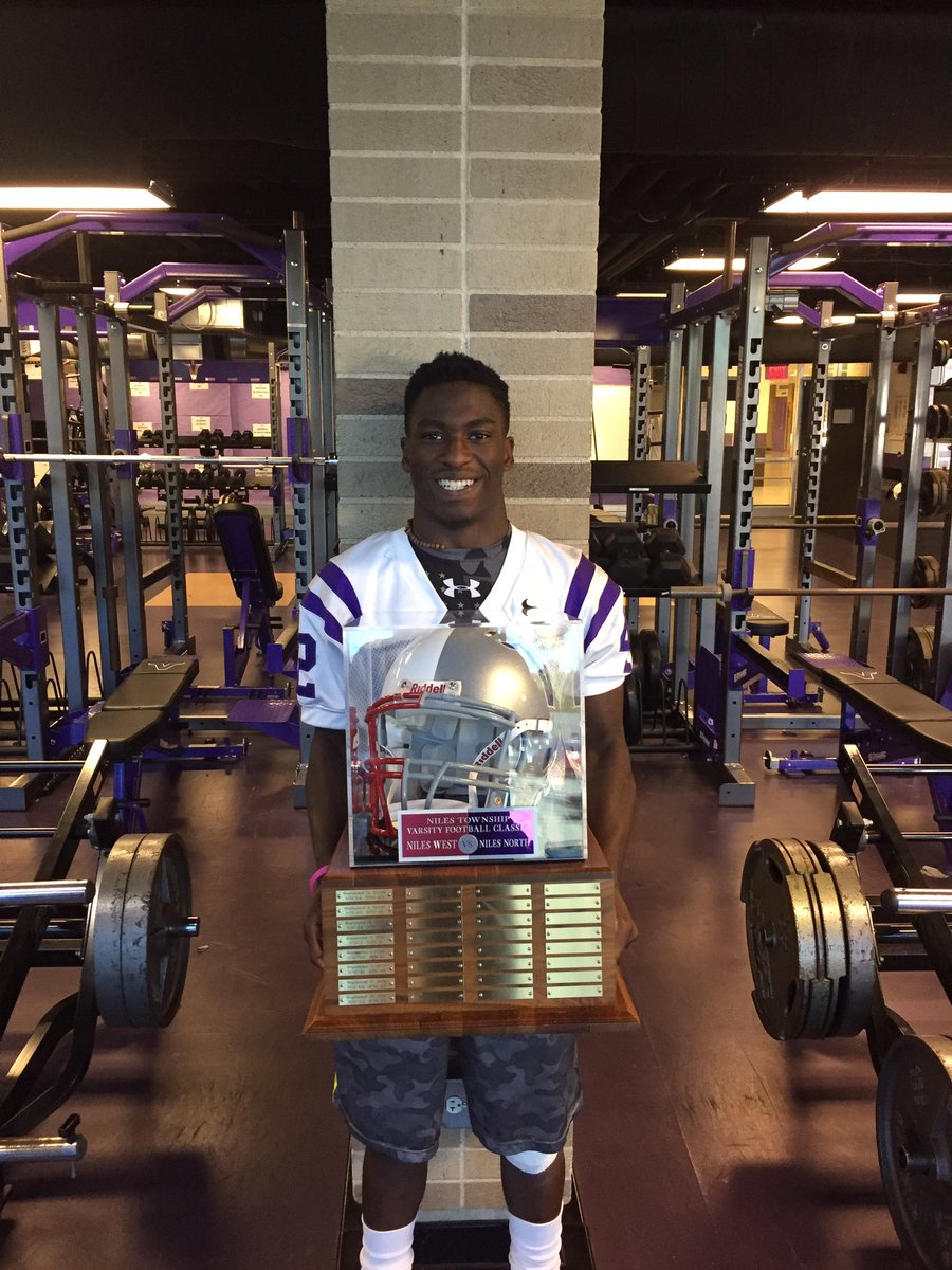 Vikings219's tweet photo. Big shout out to Bruno Prosper Kanam on rushing for 298 yards and 5 TDs last night @nnboosters @NTHSD219 @Pioneer_Press @suntimes_preps https://t.co/QR3SaEiOvU