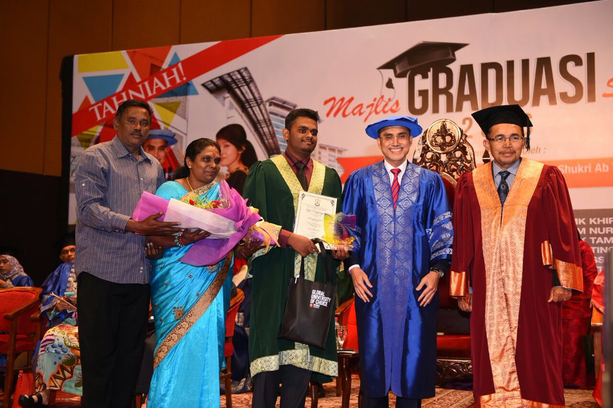 MohdShukriYajid's tweet photo. Congrats overall best students @ SMK Schools' grad. You did everyone proud https://t.co/KEWym48s7M