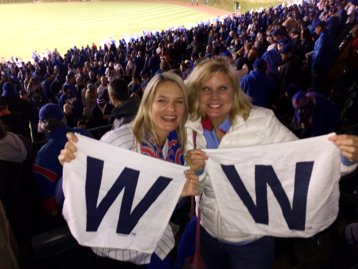 Kathleen717's tweet photo. Cubs win, Cubs win, Cubs win!!! 🐻@Cubs #OctoberBaseball #FlyTheW #NLDS #WeAreGood #SFGvsCHC @Lisa_Fielding 💙⚾️❤️ https://t.co/kl4c6AkksB