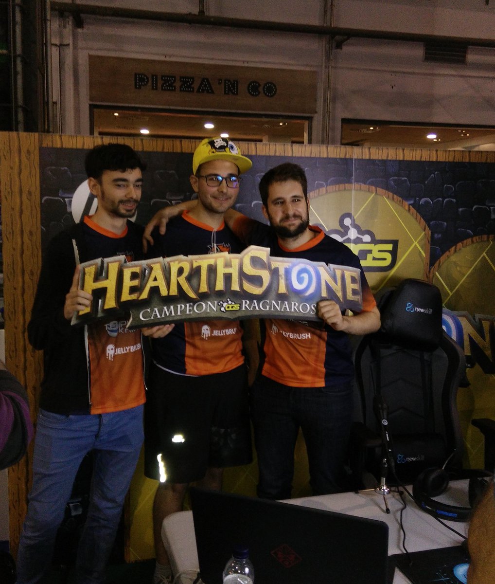 Miquelisme's tweet photo. ¡Campeones de la #LigaRagnaros! #FinalesOGS @OGSeries_es #BCNGamesWorld #Hearthstone @hearthstone_es https://t.co/Z6FaGyQpRC