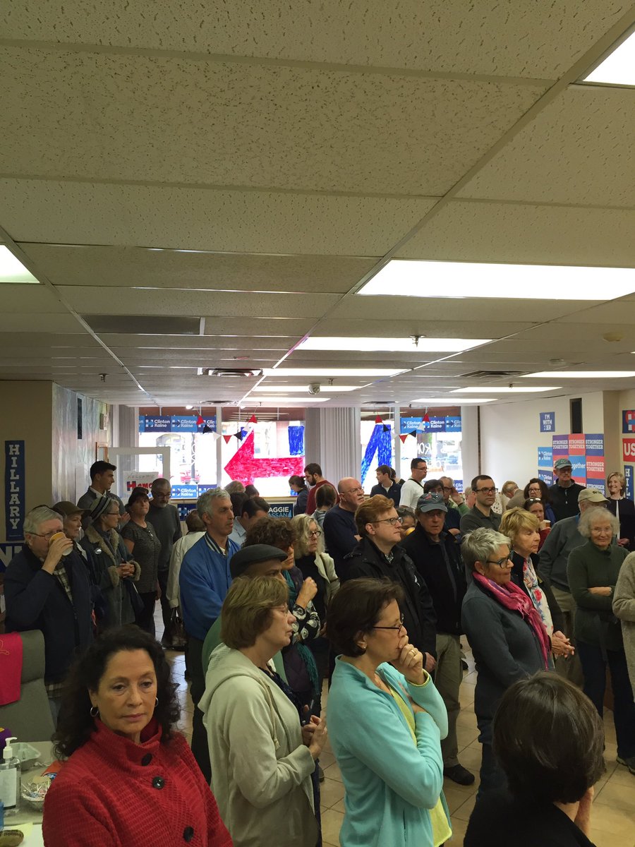 lizquigs's tweet photo. Volunteers are Ready for @HillaryClinton here in Keene! #603forHRC https://t.co/KAP5fzzxOl