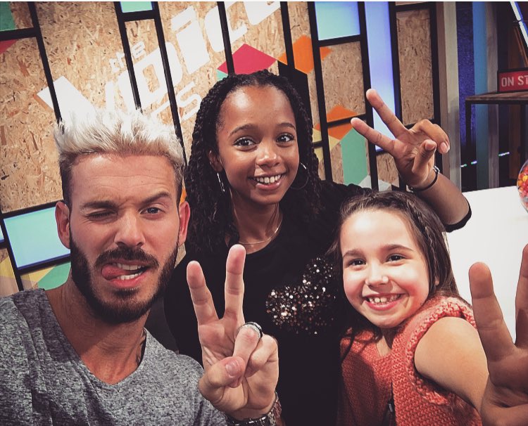 MPokora's tweet photo. Avec mes princesses #tamillia et #manuela on est prêt pour la finale de #TheVoiceKids ce soir ! Soutenez les jusqu'au bout! ✊🏼🙏🏼 #teamMATT https://t.co/jxpoc4kP6i