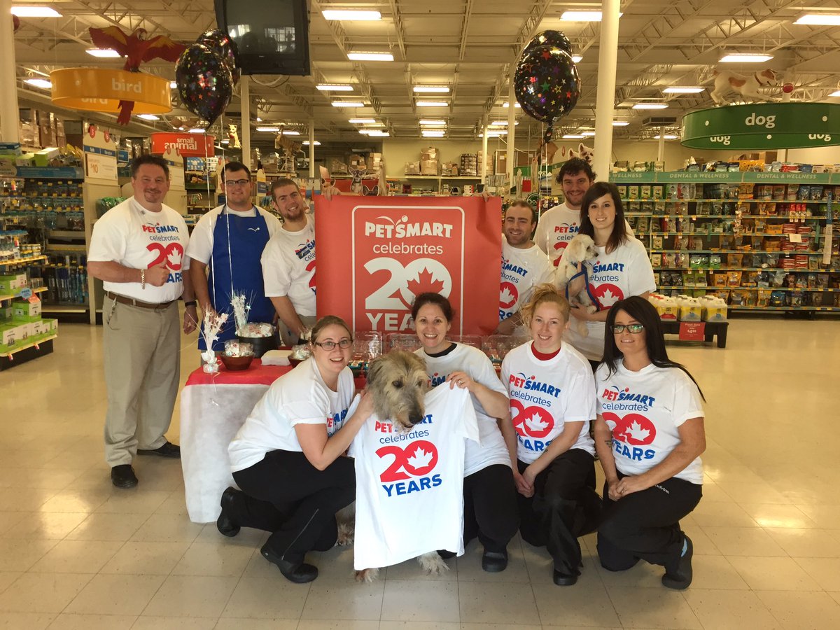 David_Dresser's tweet photo. Come on out to @PetSmart today and celebrate our 20 years in Canada!!! Cupcakes, #mollysdogtreats and tons of fun!!! #inspiredbypets https://t.co/aObcR7yJnp