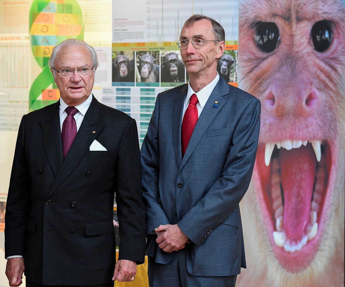 Swebotschaft's tweet photo. Prof. Svante Pääbo stellt König Carl XVI. Gustaf das Max-Planck-Institut für evolutionäre Anthropologie vor #SweDE2016 @StadtLeipzig https://t.co/8DocEamXcZ
