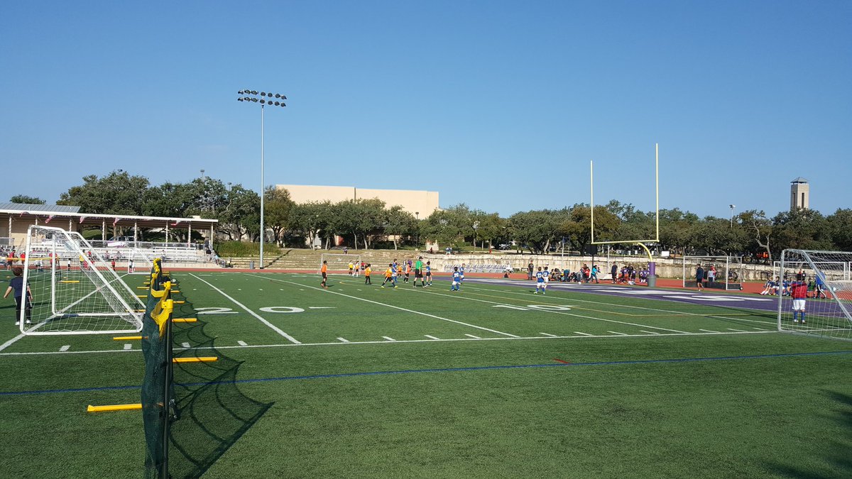 escee08's tweet photo. #GameOver for @KIPPSATX #UnMundo #YellowTeam #GoKIPP #SoccerSaturday #SoccerTime #CantuFamFitness https://t.co/wVQYp3ndIs