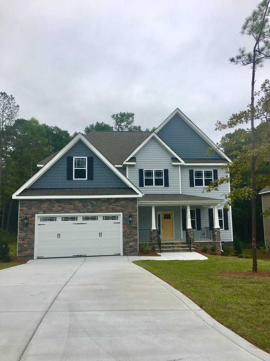 Come take a #golfcarttour of this #wynnhome located in a #gatedcommunity! 910.814.2633