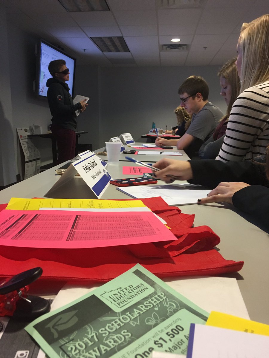 msum_emsp's tweet photo. Political power session πͺπ»πͺπ»
#EMSPGetInvolved https://t.co/CriuZyI5uB