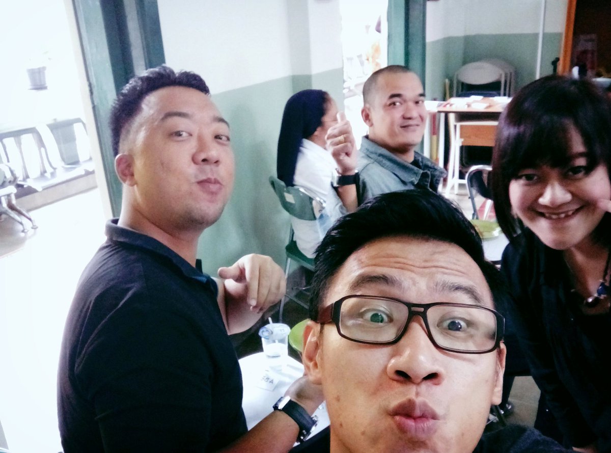 gitagurita1107's tweet image. sisa td pagiii... #backtoschool #class2002 #mantan1-2 #men_in_black #gakjanjian 😎