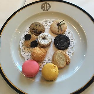 SomethingSmelly's tweet photo. Smelly event coming up in 2 weeks: Saturday Morning Breakfast W Symrise at #SniffaFallBall2016! 10/21 - 10/23 in NYC https://t.co/e0PSchHCMe https://t.co/FJp5aA0Fut