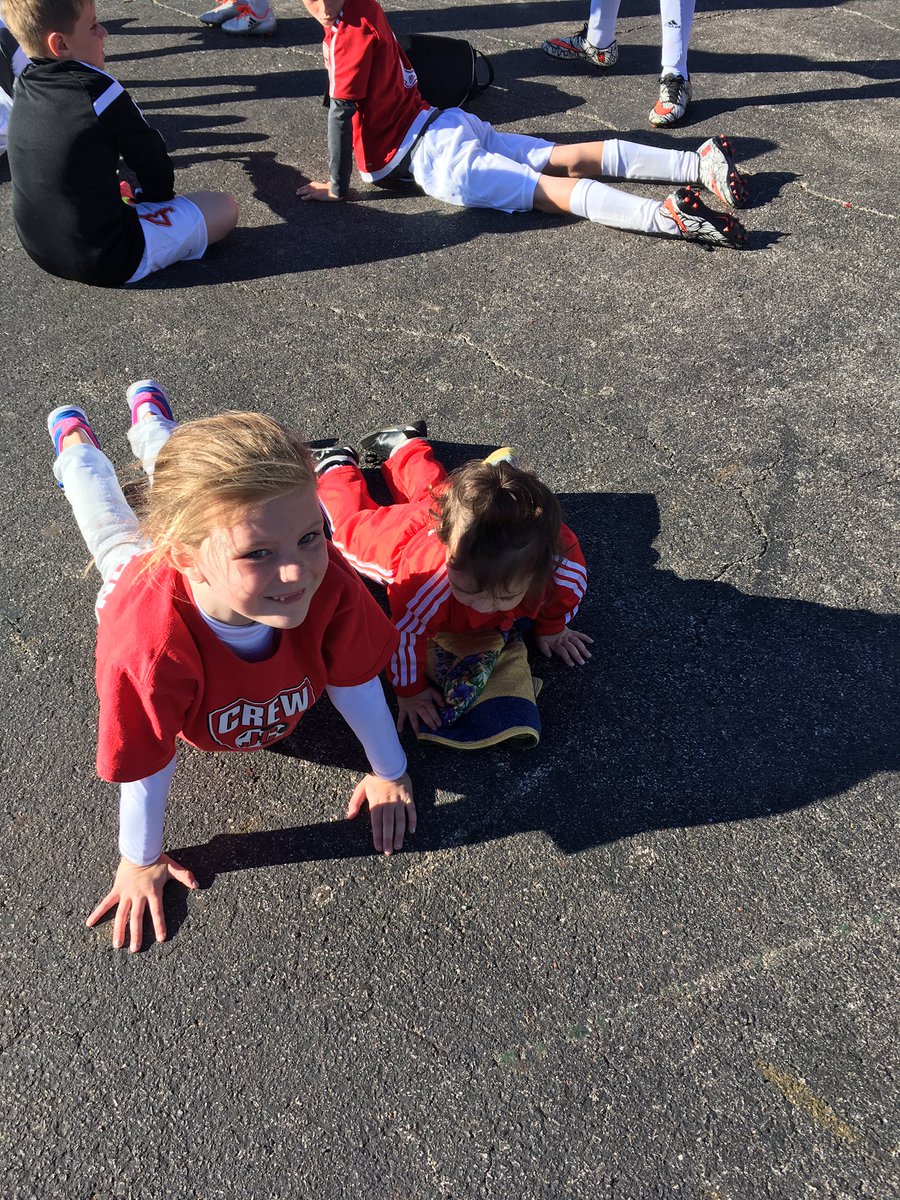 nic_langston's tweet photo. The girls have to stretch too! #littlesisters
#jccrew vs #kentucky https://t.co/zsymHUmMSN