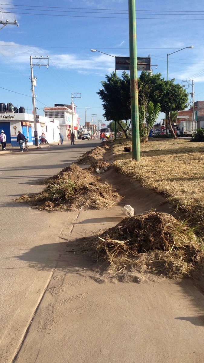serviciospirap's tweet photo. Programa de Acción Integral de Imágen Urbana en la colonia Villas de San Cayetano #ProgramaTres #AccionesParaTi https://t.co/I3DfKONJPW