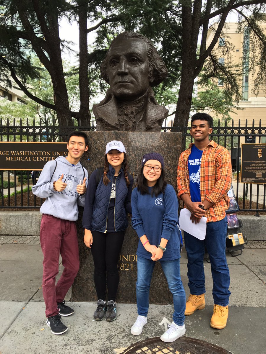 Saxa_Roxa's tweet photo. #GWStatue @bighuntGU #SaxaRoxa https://t.co/Z932bqddGY