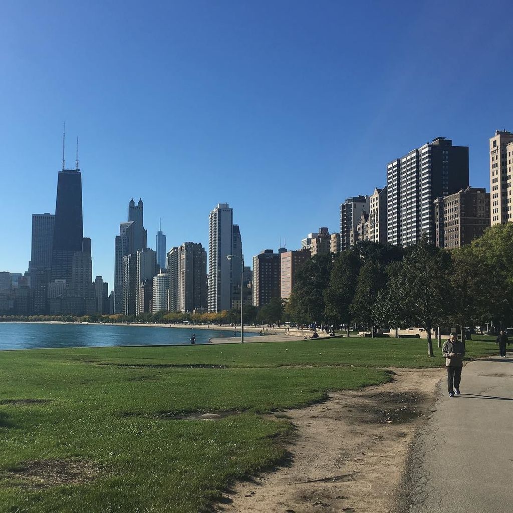 hotbirdrunning's tweet photo. We are ready for you #chicagomarathon! What a beautiful city. Thank you to everyone who's … https://t.co/j8P3ruwnDB https://t.co/i7tCkDPtN7